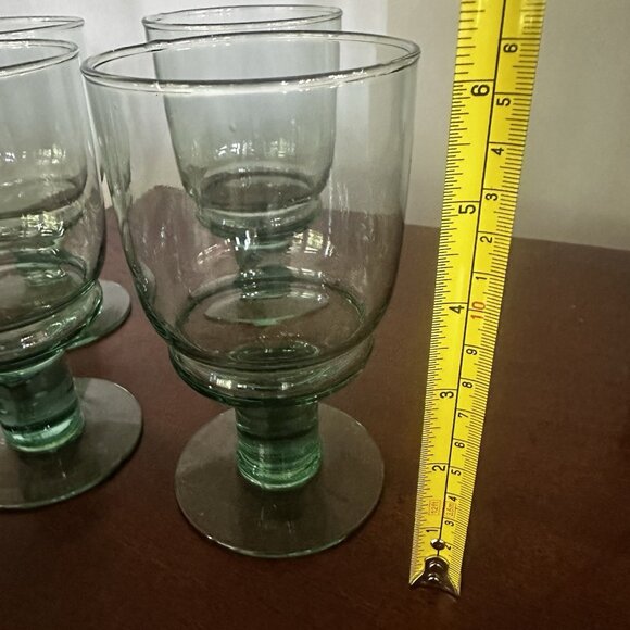 Vintage Williams-Sonoma Vert Light Green 6in Wine Glass 2004 RARE FIND Set Of 4 - Picture 5 of 12